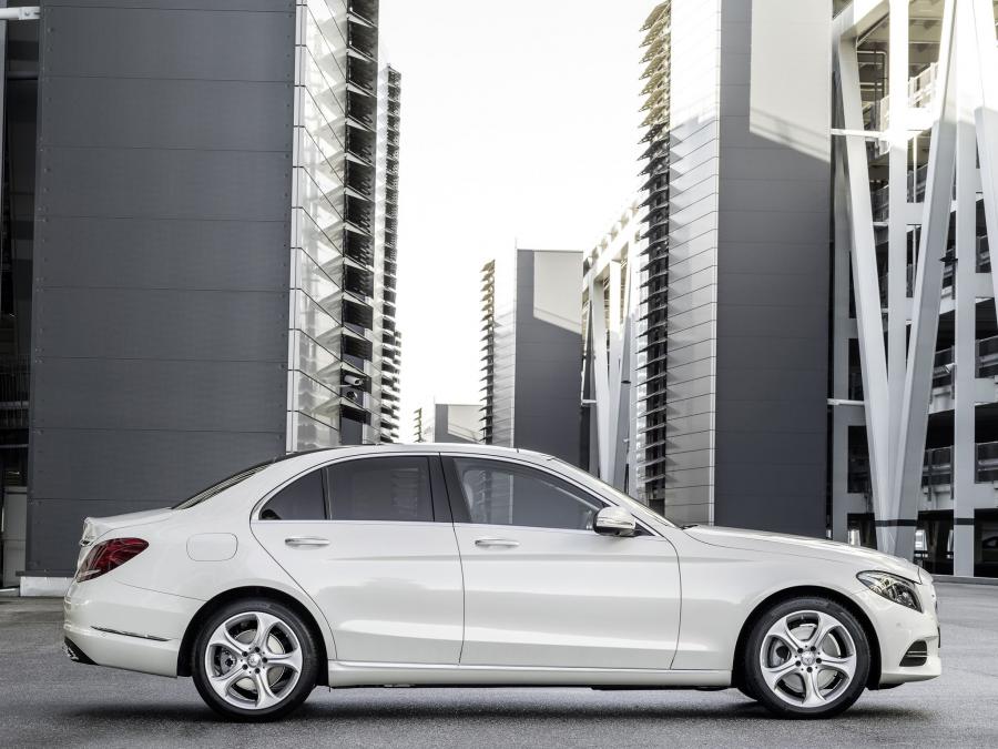  Mercedes-Benz C250 BlueTec Avantgarde Line 2014 года  (фото 2 из 15)